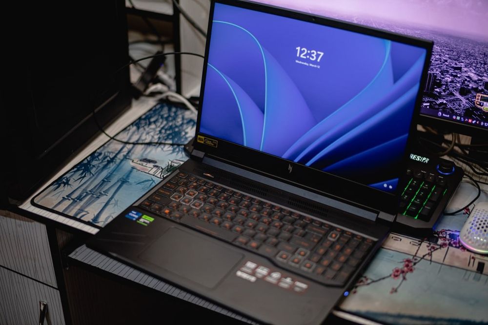 Acer Nitro V16 Ryzen 7 / ozu 32gb / Rtx 8gb gaming noutbuk 2025
