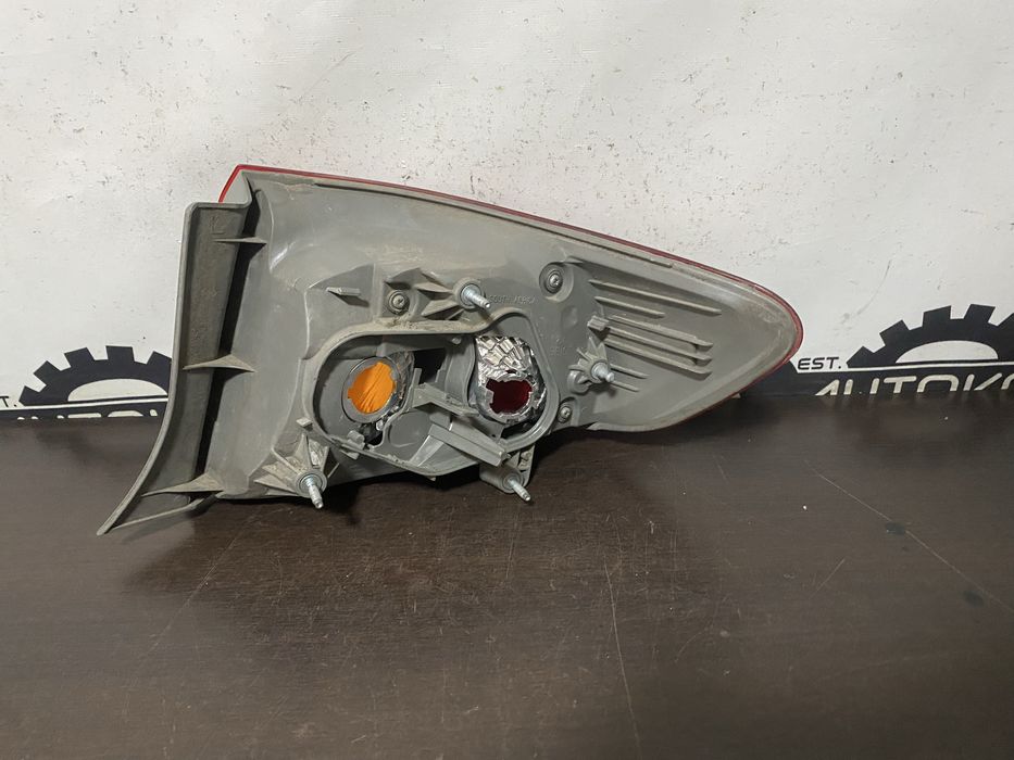 Stop stanga pe aripa Toyota Corolla sedan an2006-2013