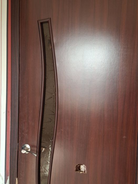 Двери межкомнатные продам