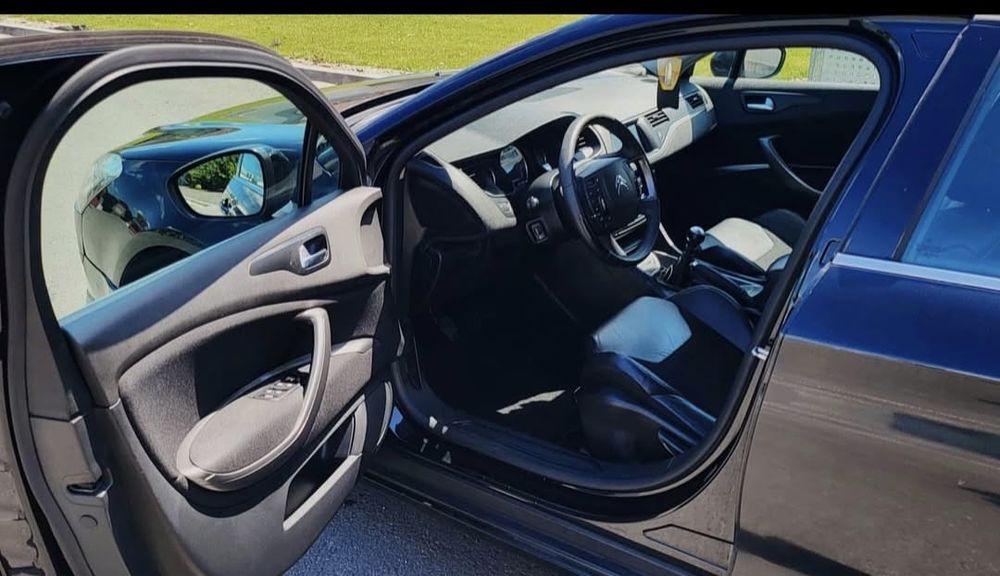 Vând Citroen C5.