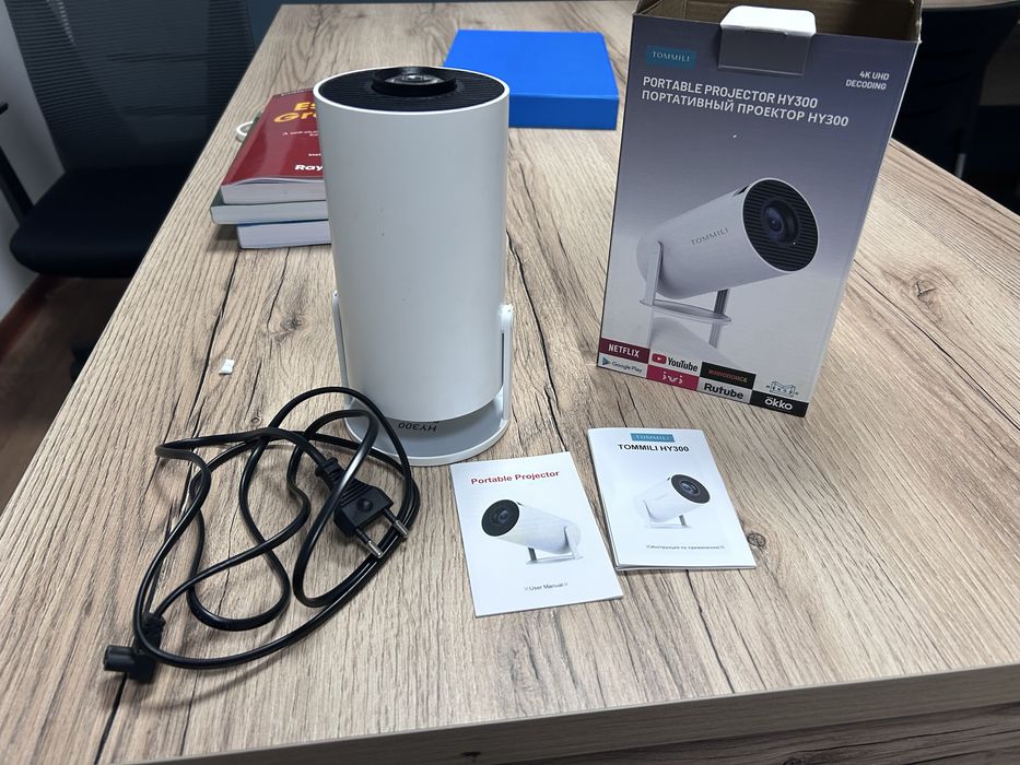 Продам портативный проектор TOMMILI HY300