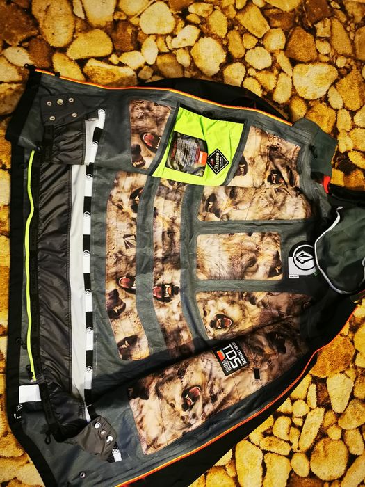 Geaca Volcom GTX L Ski Snowboard Salomon Head Atomic Descente Scoott