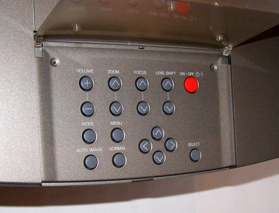 Videoproiector Eiki LC X1