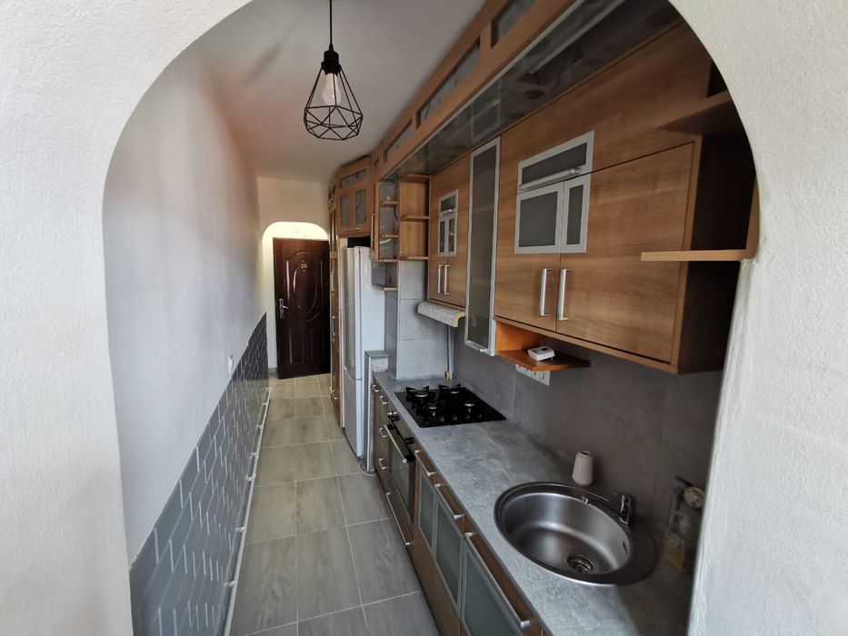 Apartament cu o camera renovat, complet mobilat si utilat