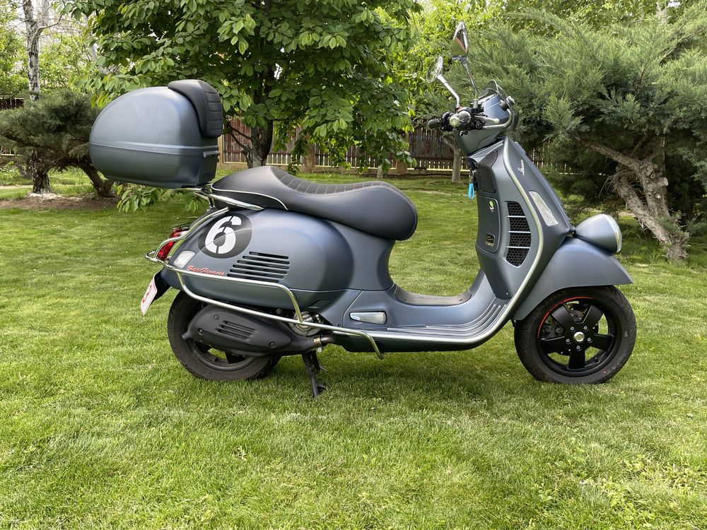 Vespa // Sei Giorni // 300 // HPE // 2022