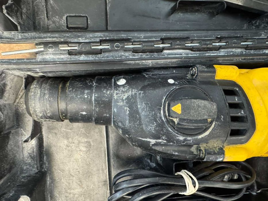 Акумулаторен перфоратор DeWALT DCH133
