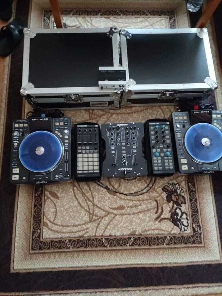 Продавам DJ Denon DNS 3700, Allen & Heath Xone и Native Instruments