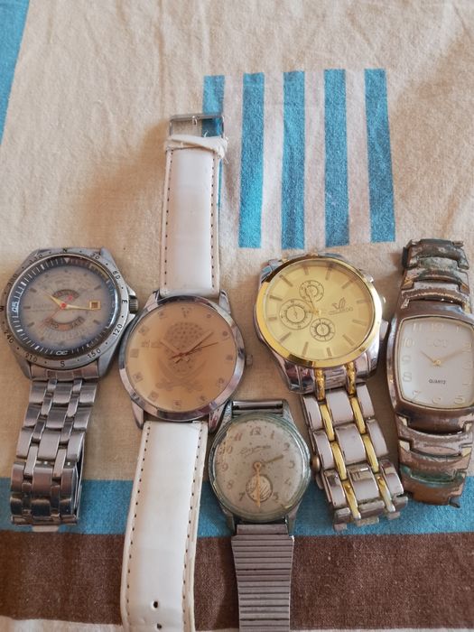 Vind ceasuri pentru colecționari