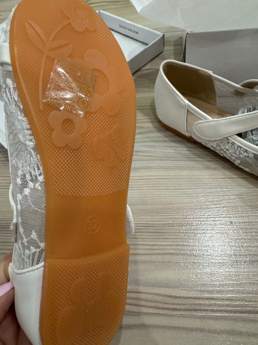 Детски обувки, тип балерини, нови