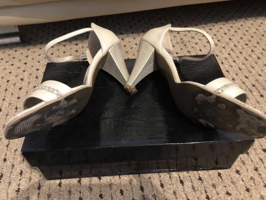 Vand sandale elegante marimea 37 Hotstepper