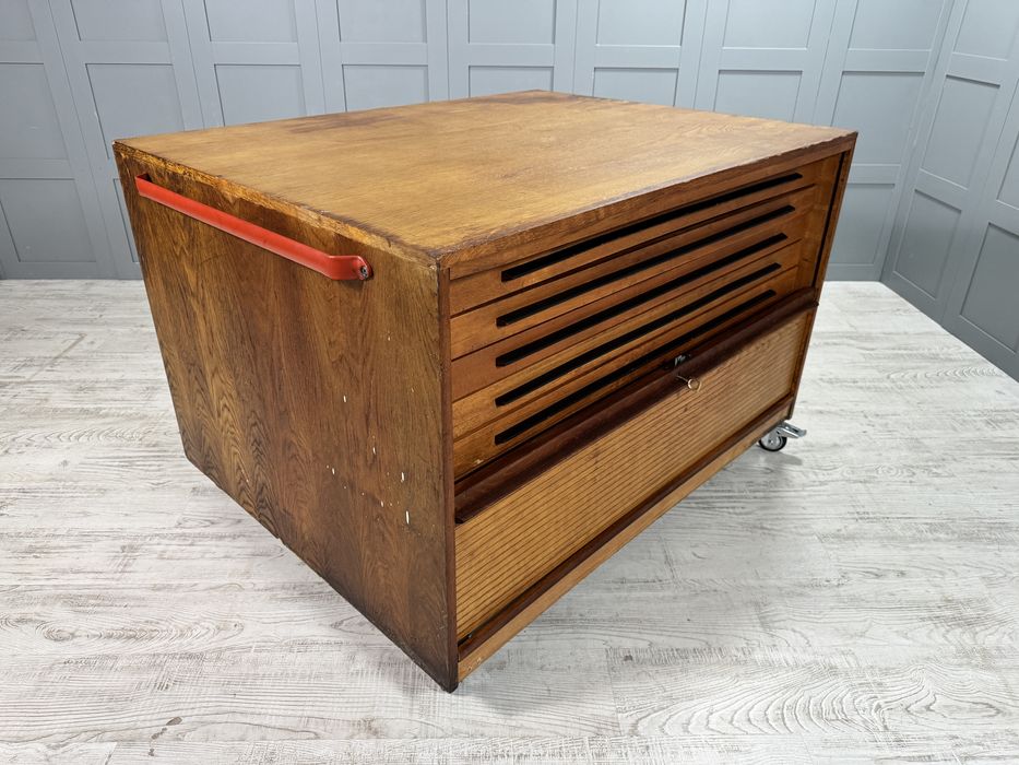 Картографски шкафове от 60-те Р462