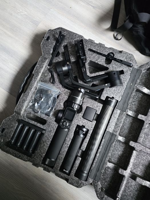 Gimbal Feyutech nou