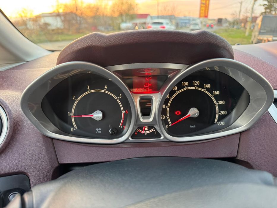 Ford fiesta  2009 benzina 1.250asina import Germania