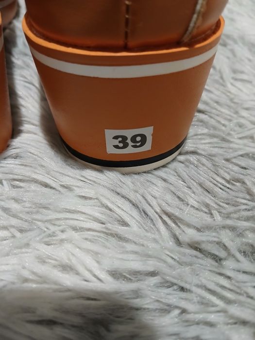 Нови боти 39 изк. кожа
