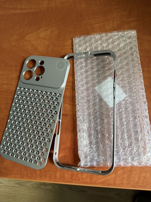 Carcasa aluminiu iphone 16 promax