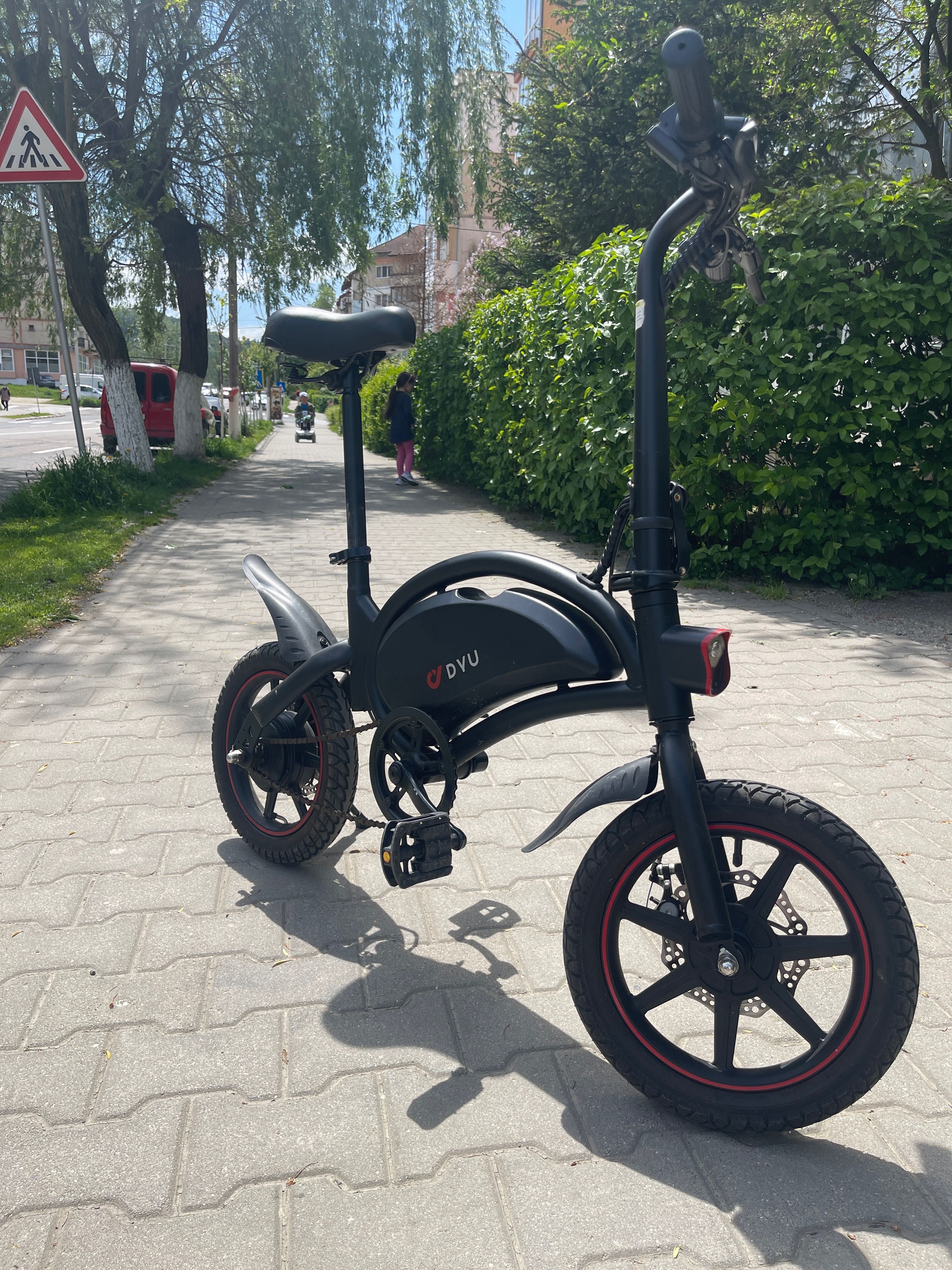 Bicicletă electrică DYU