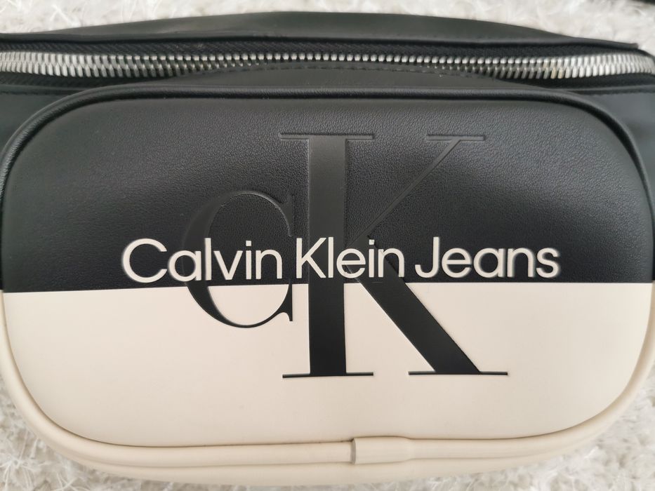 Чанта Calvin Klein (Келвин Клайн)