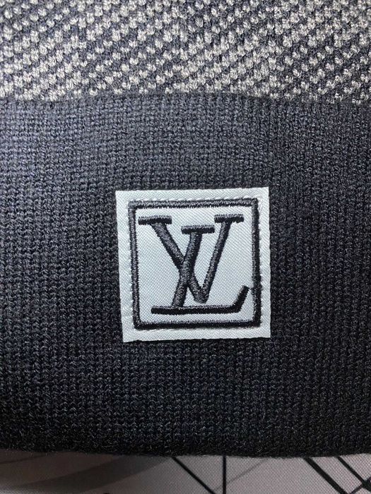 Caciula Louis Vuitton neagra