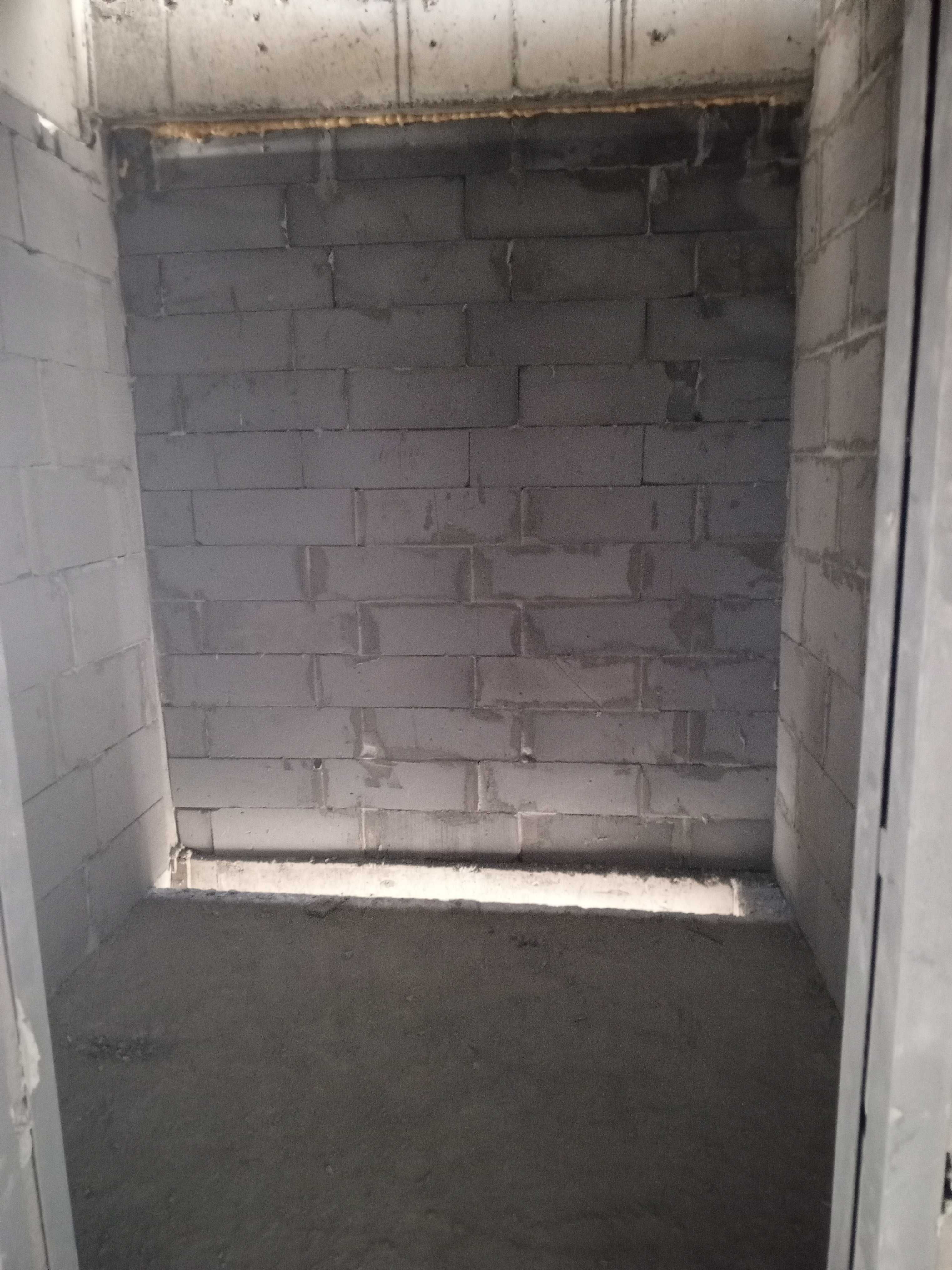 Qo'yliq massiv 5 Kvartira 43 m2 Karobka, naxtga sotiladi