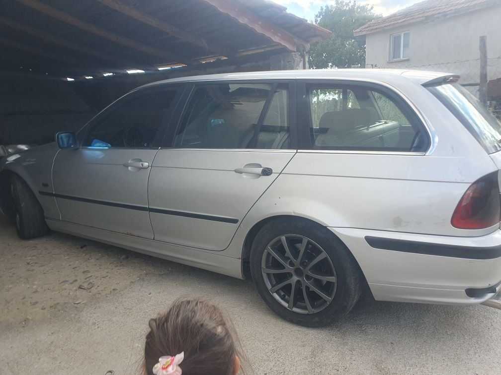 BMW E 46 320I Gaz/Benz Колата Се Дава за части