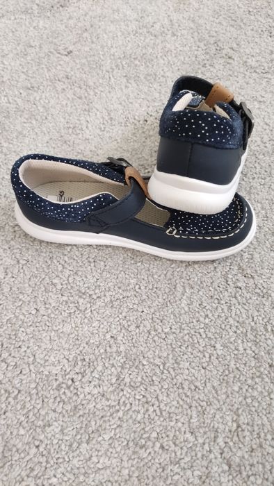 Кларкс кожени обувки за момиче