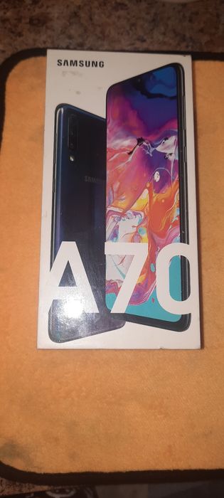 Продам самсунг а70