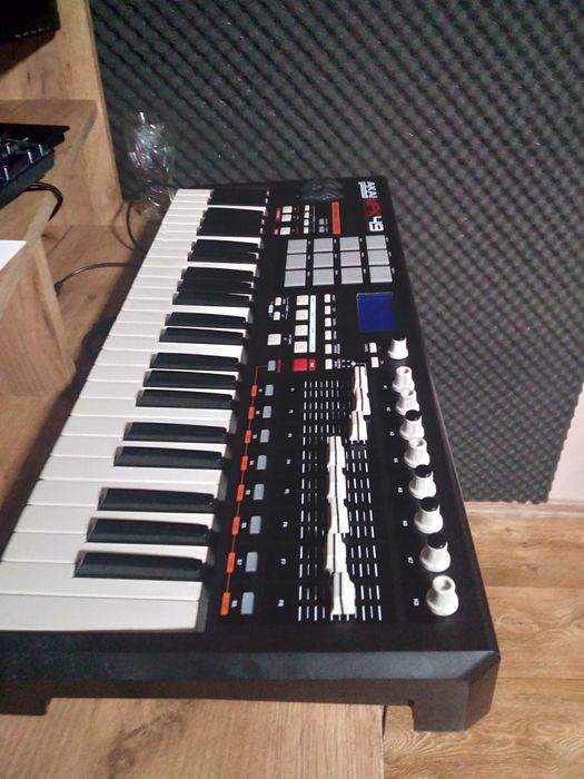 Orgă, controller midi Akai mpk 49