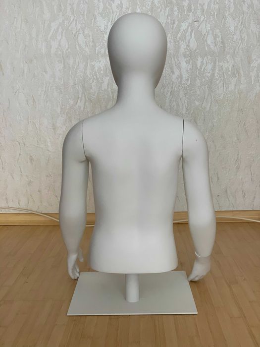 Детски манекен със стойка