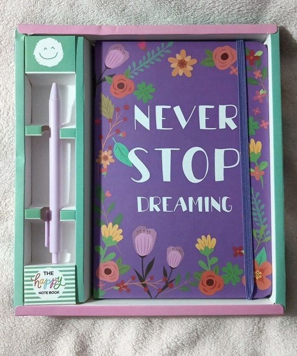 блокнот с ручкой