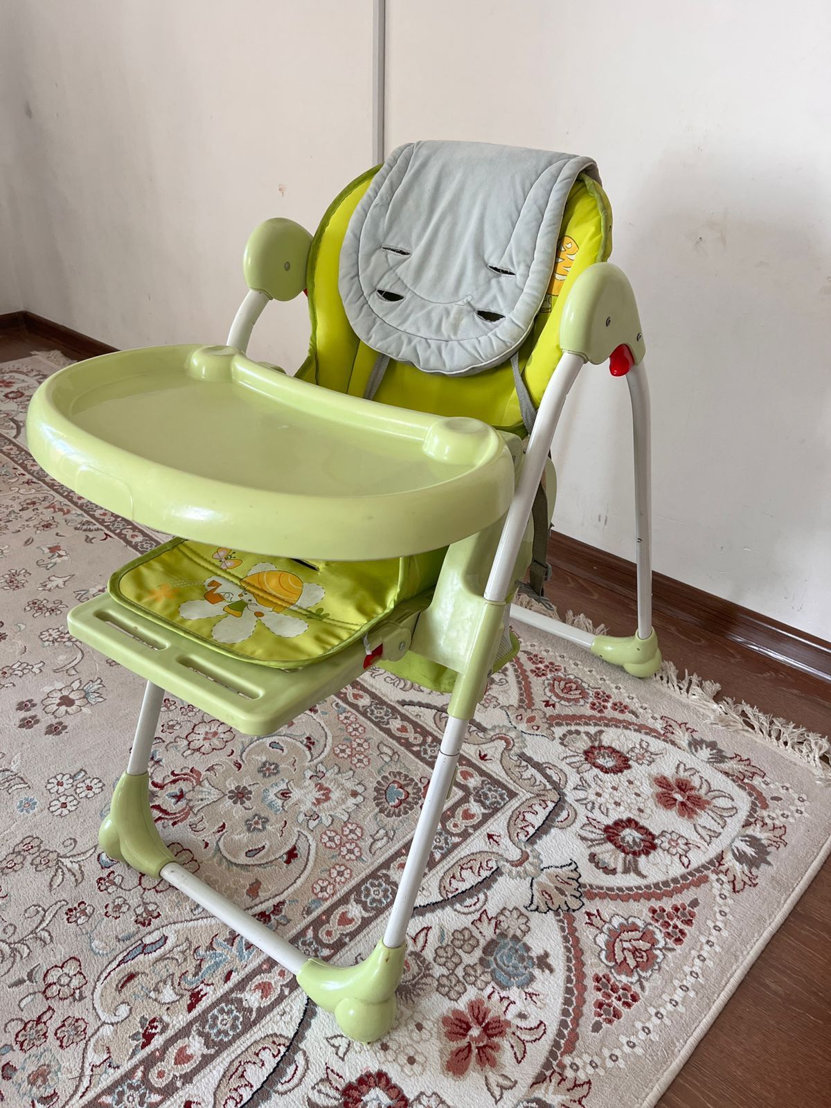 Столик для кормления