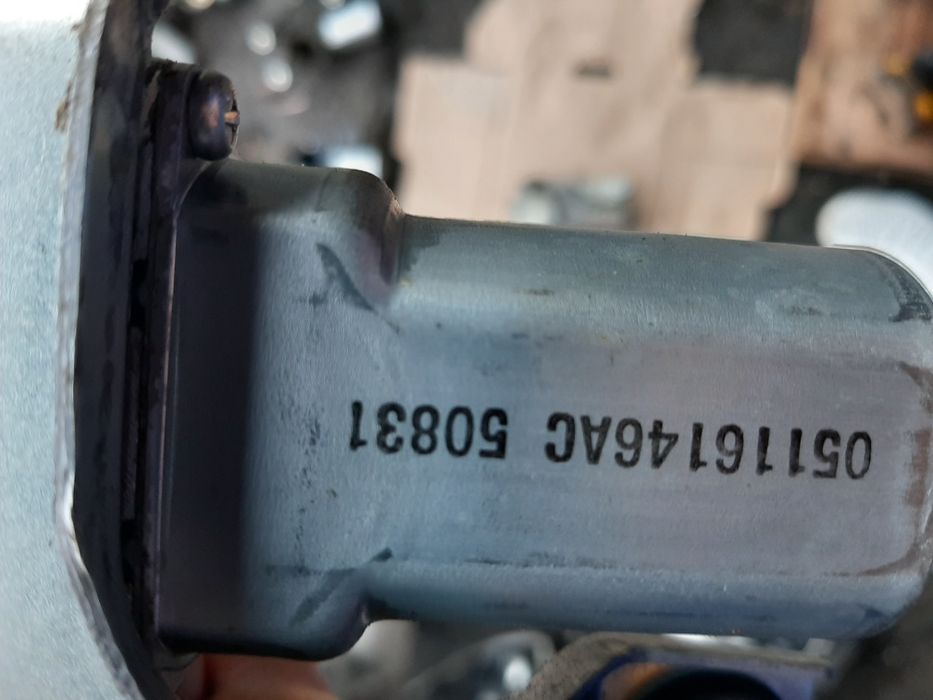 Motoras stergator haion Dodge Caliber