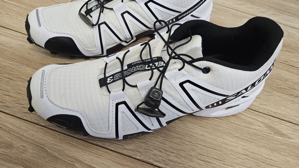 Продават се мъжки обувки  Solpmon speedcros 3