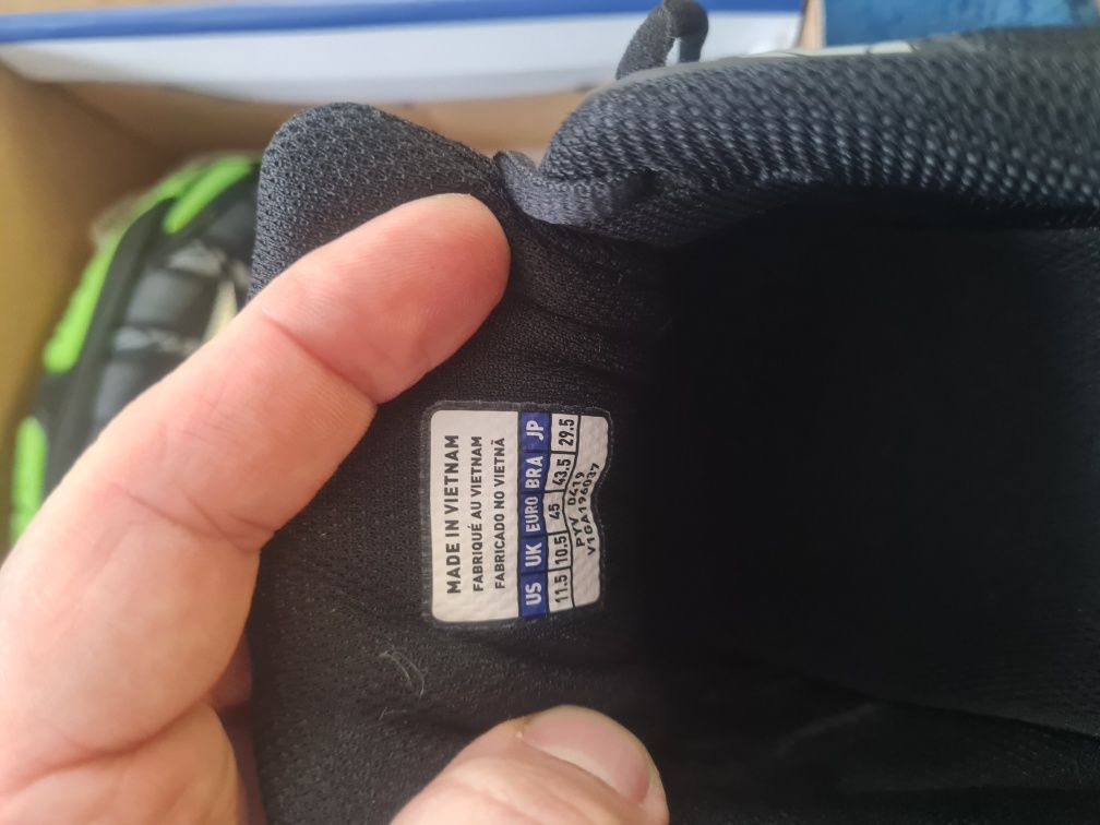 Маратонки Mizuno Wave Voltage