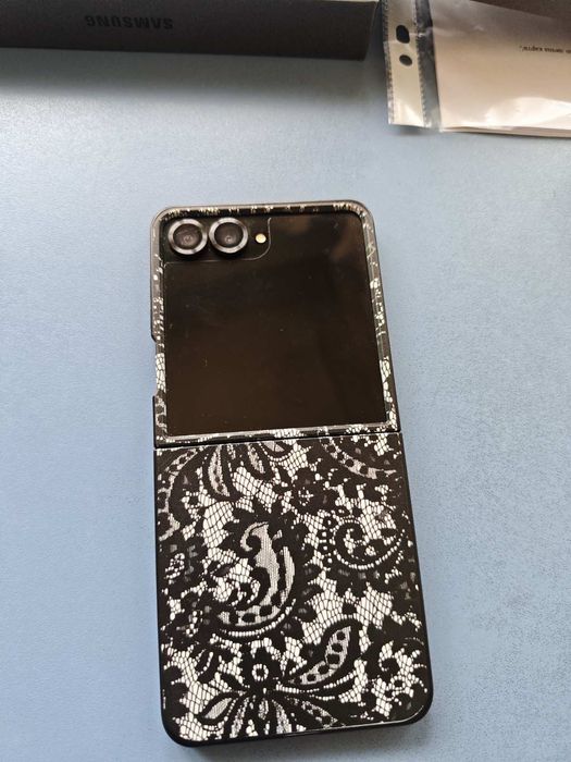 Samsung Galaxy Z Flip 7 256Gb 12Ram