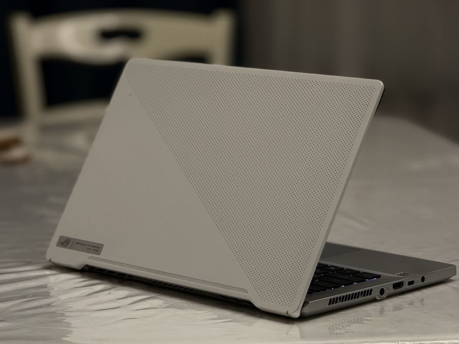 Asus Rog Zephyrus R9-7940HS RTX-4060 32/2TB
