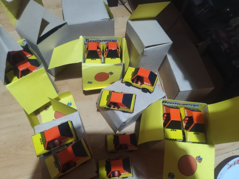 Стари играчки от едно време бъгита СССР производство