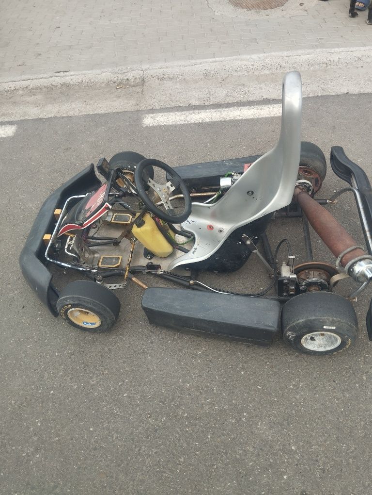 Kart de vânzare.