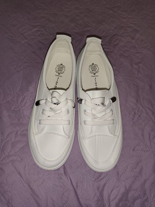 Дамски кожени обувки