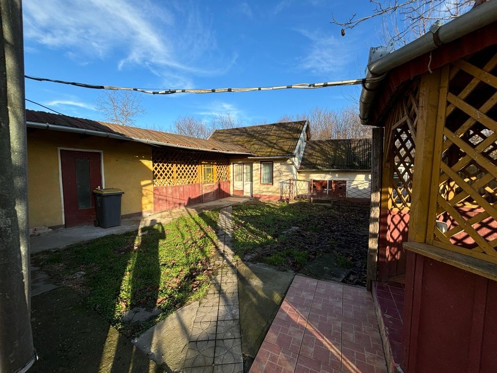 Vând URGENT casă în localitatea Tileagd