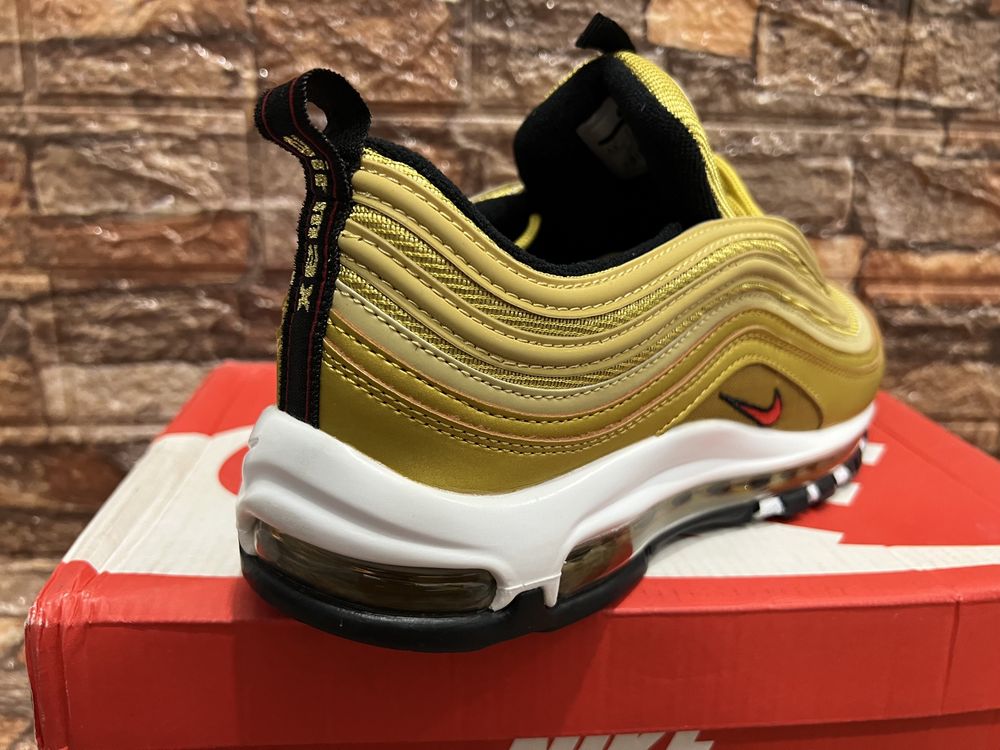 42 Nike Air Max Metallic Gold