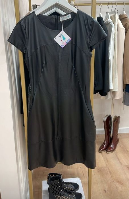 Новое платье из натуральной кожи