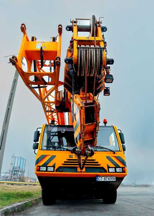 De inchiriat Macara Hiab. Automacara. Stivuitoare. Cilindru Compactor.