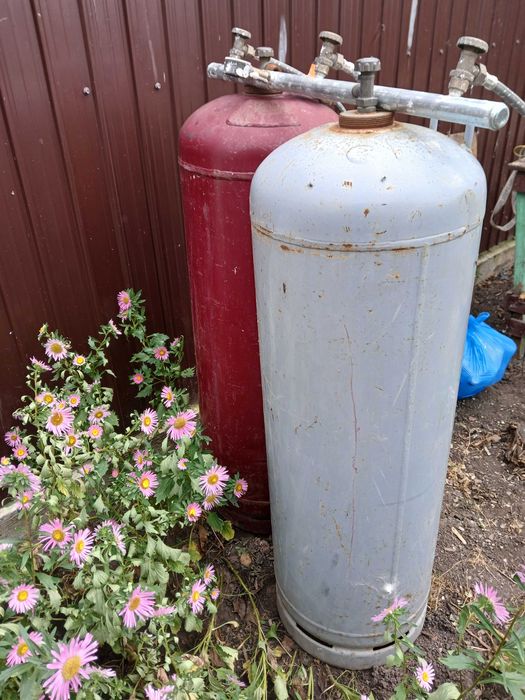 Kit 2 butelii gpl de 120 l + Centralină cu 3 ieșirii și regulator .