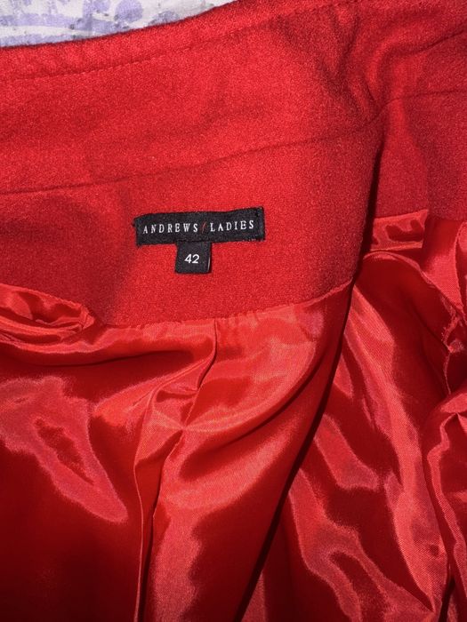 Дамско червено палто andrews ladies xs
