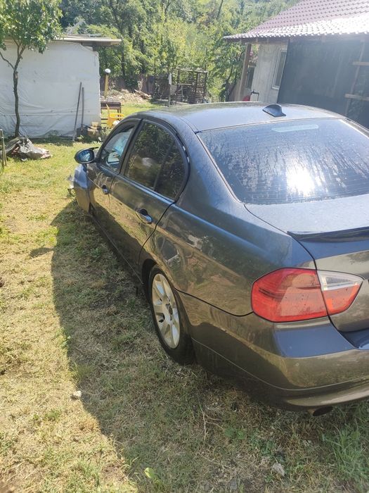 BMW seria 3 avariat partea stânga