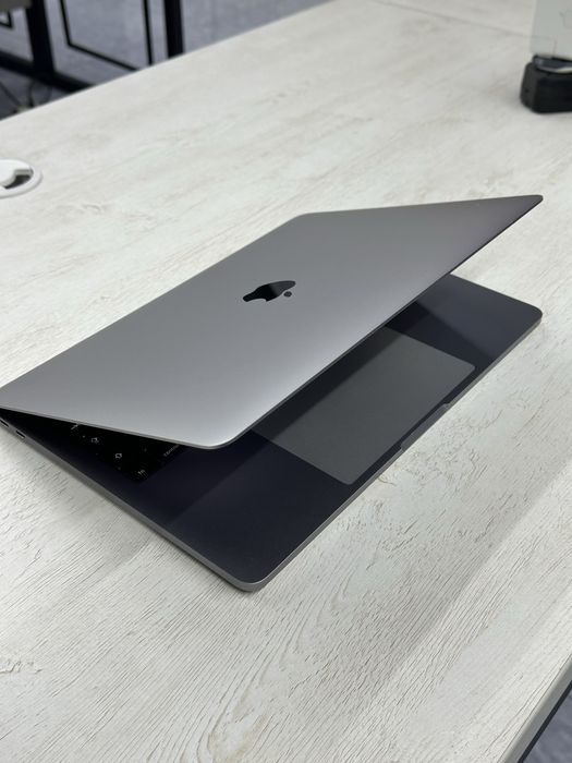 Macbook Pro Core i5 13 inch 8/128Gb