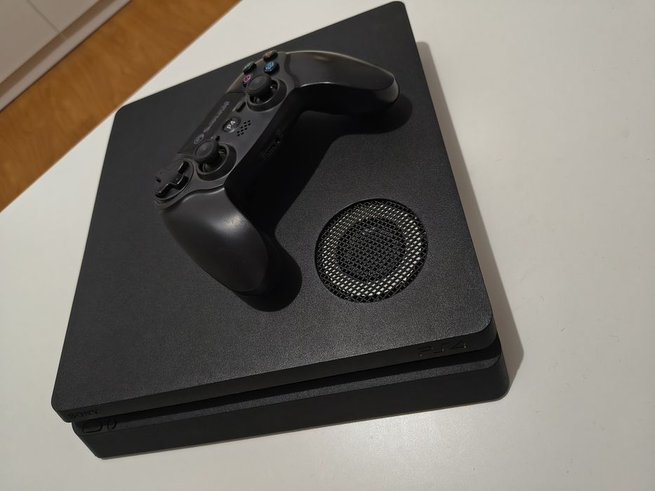 PlayStation 4 Slim *Citiți Anunțul*