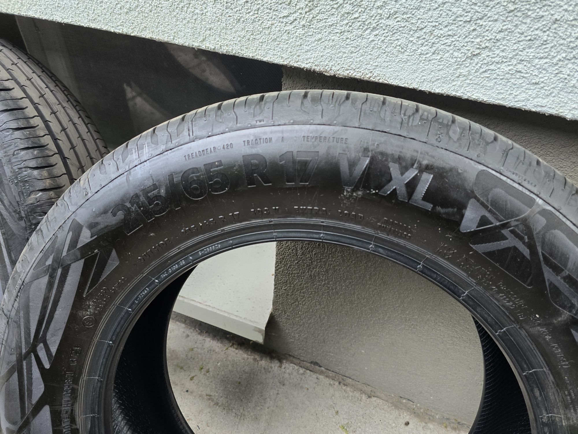 Anvelope Vara CONTINENTAL EcoContact 6 215/65 R17 103 V XL
Anvelope co