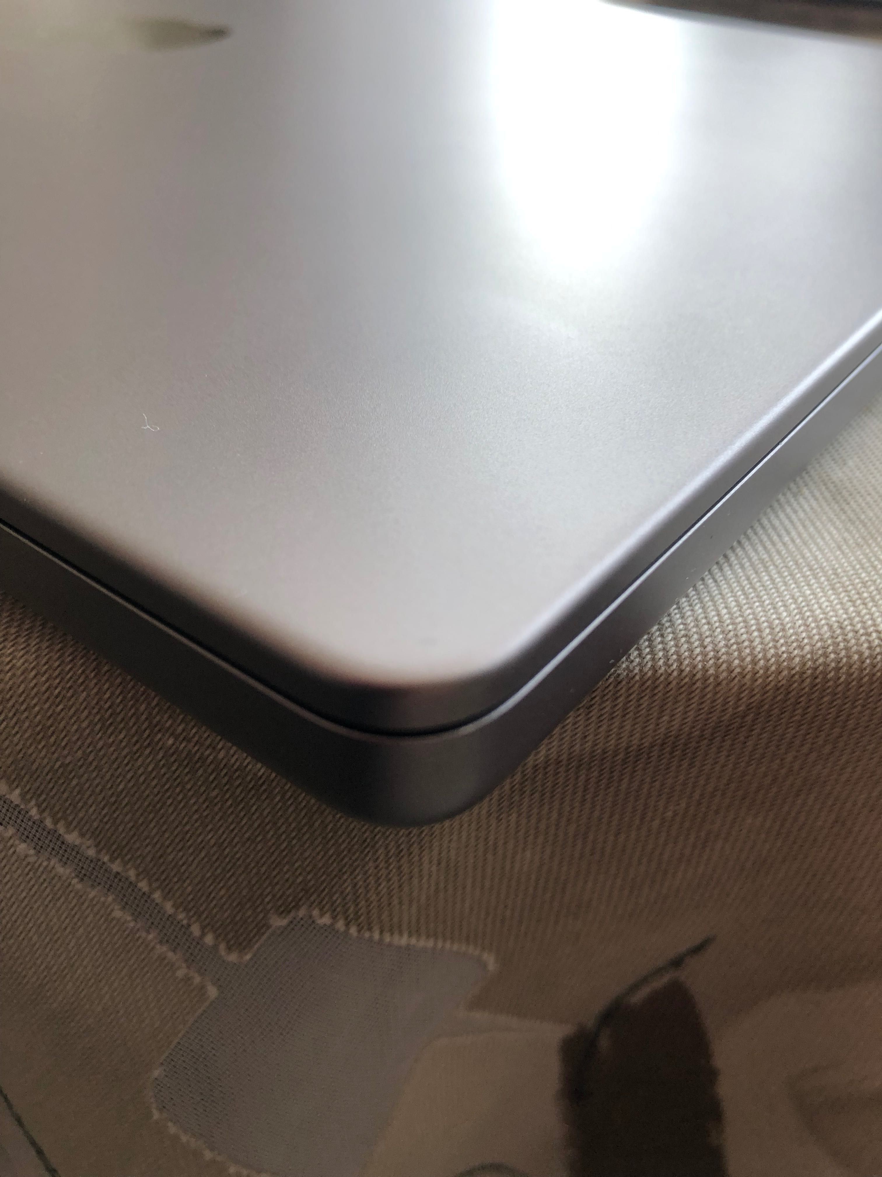 MacBook Pro M2 16"