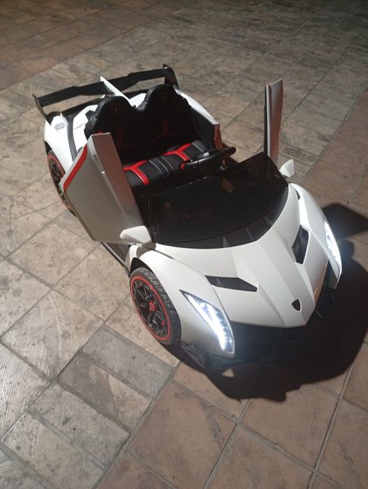 Lamborghini yangi upakovkada